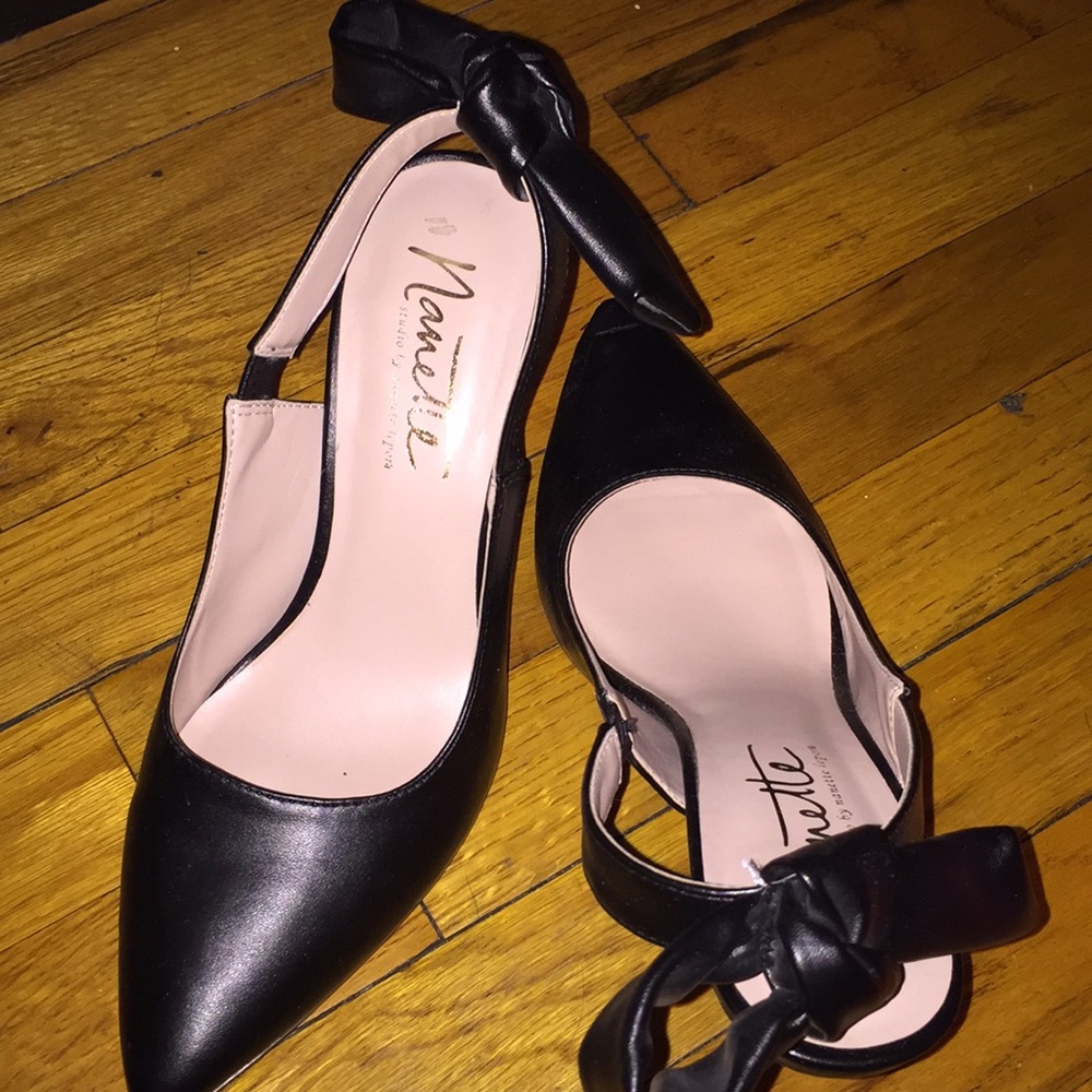 Nanette Lepore bow heels!